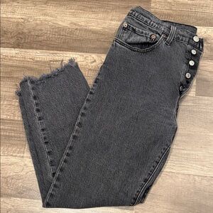 LEVI women’s Stylish Black Button-Up cropped Jean. W30 L26